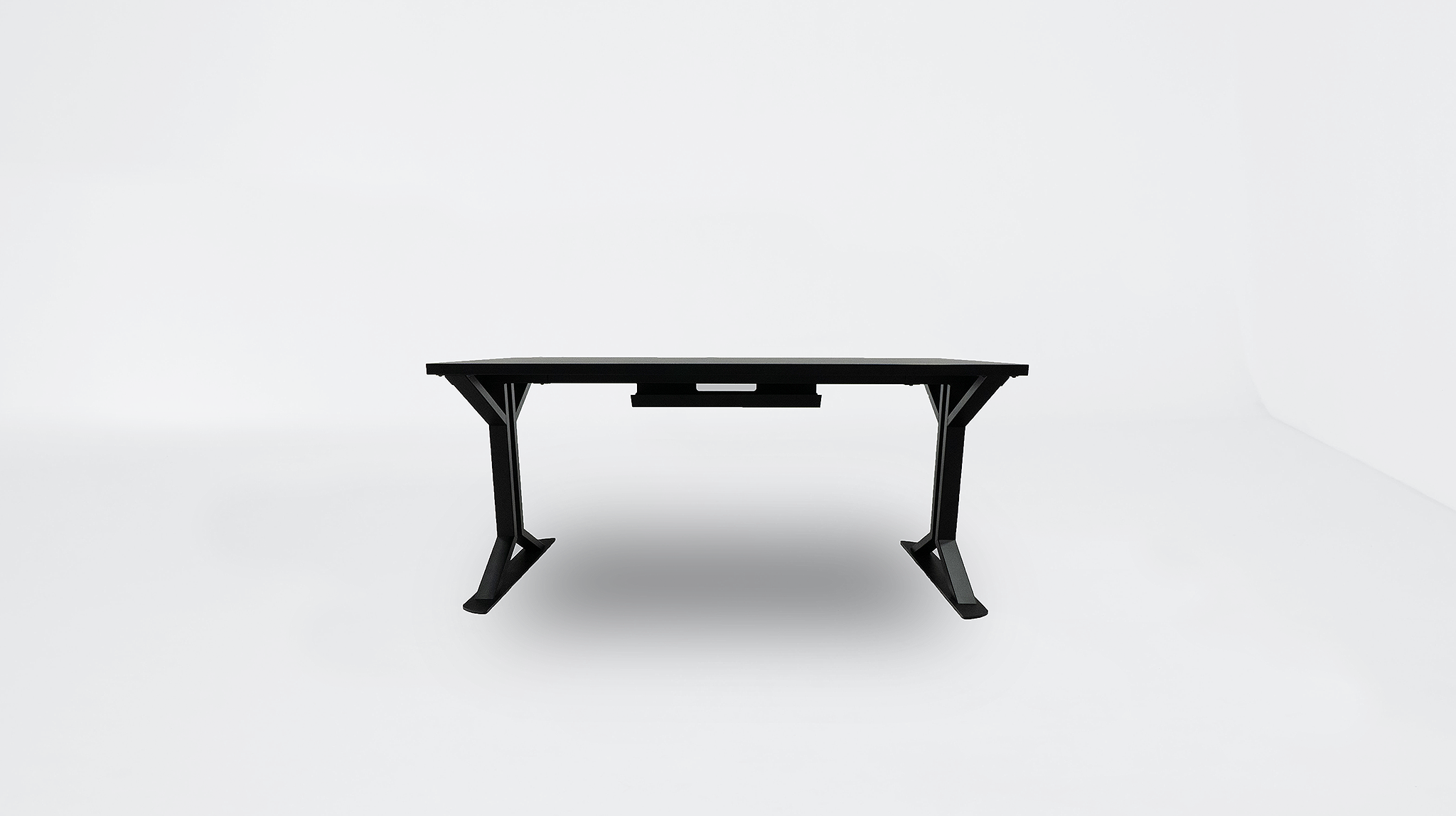 XEseriesゲーミングデスクは部屋の空間を壊すことなく馴染みます。 「仕事でも使えるゲーミングデスク」の名の通り、激しいゲームプレイに耐えるだけでなく、ゲームをしない時はオシャレなインテリアとしても機能します。XENOVA ゲーミング家具 インテリア オフィス家具