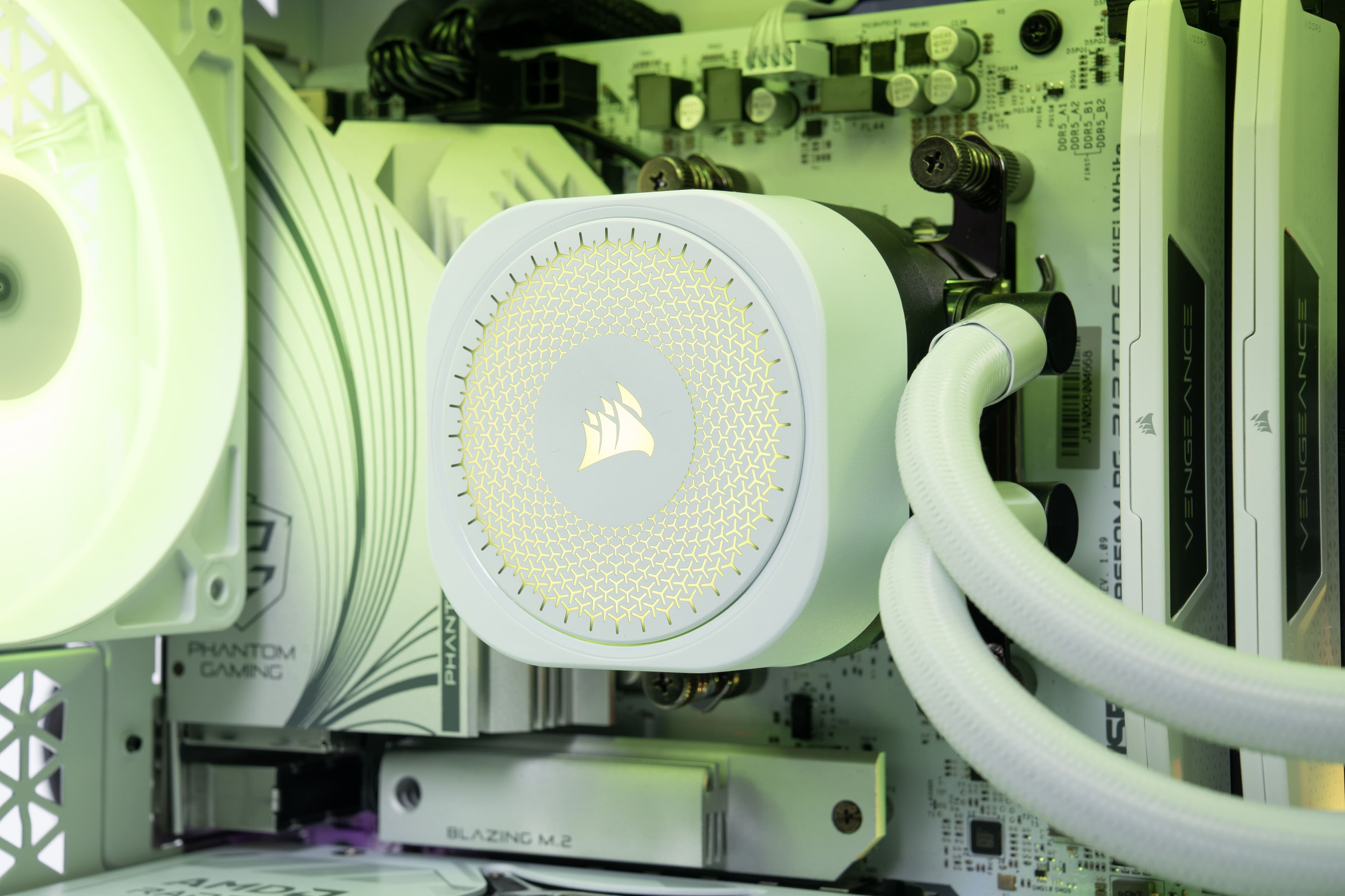 Corsair x Xenova Collaboration【PRO Gaming】